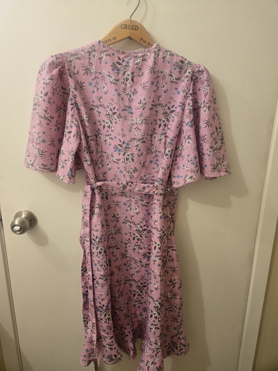 Vero Moda Dresses & Skirts - Vero Moda Pink Floral Midi Wrap Dress with Flutter Sleeves